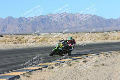 media/Jan-10-2025-CVMA Friday Practice (Fri) [[489e0da257]]/Group 4 and Trackday/Session 2 (Turn 4 Inside)/